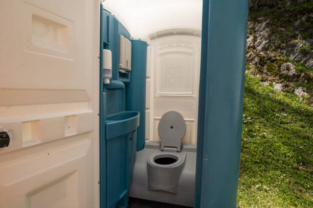 Best Standard Portable Toilet Rental  in Benavides, TX
